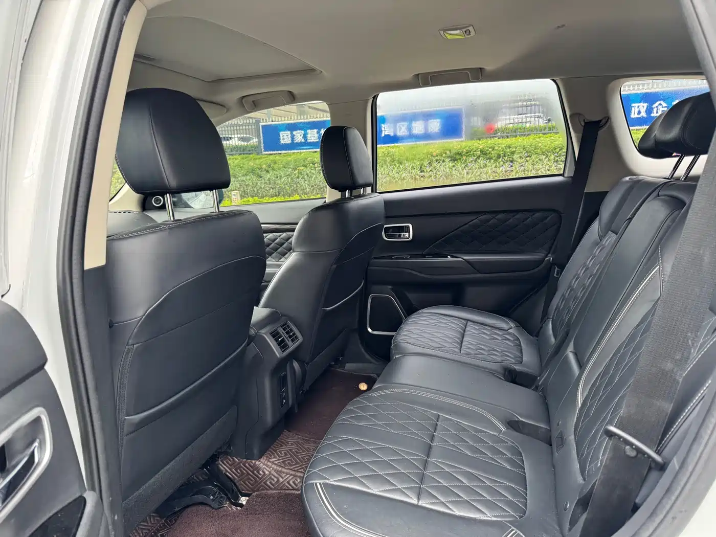 Mitsubishi Outlander 2020 2.4L 4WD Luxury 5-seater фото 8