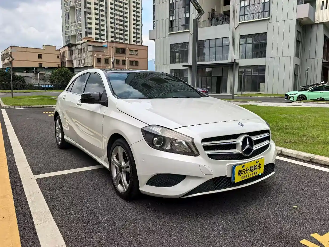 Mercedes-Benz A-Class (Import) 2015 A 180 фото 3