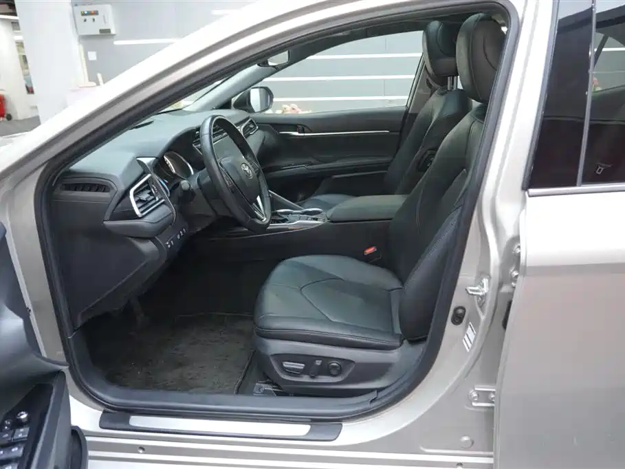 Toyota Camry 2019 2.0G Luxury Edition China VI фото 14