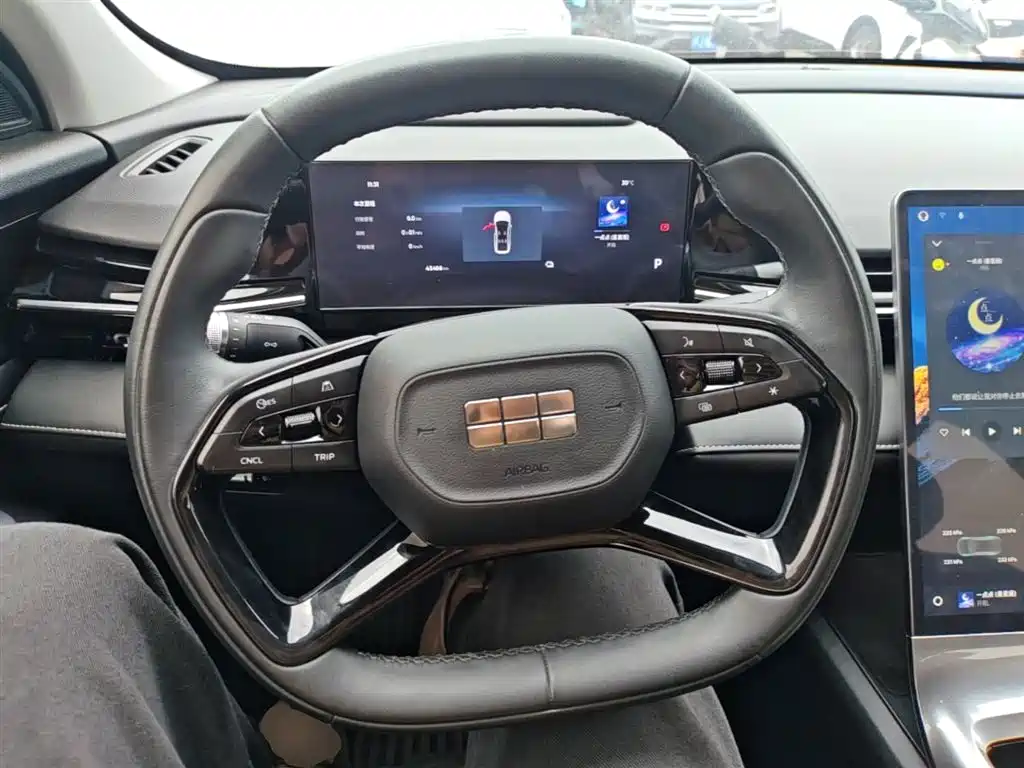 Geely Galaxy Galaxy L6 2024 125km PLUS Soaring Dragon Edition фото 11