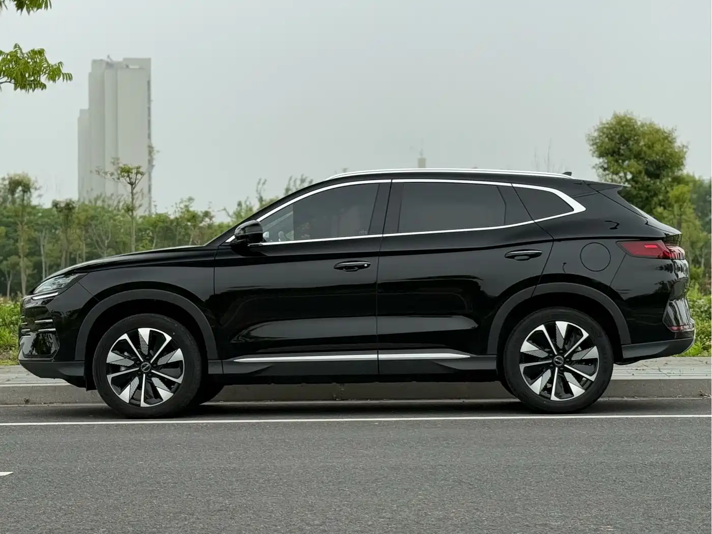 BYD Song PLUS PHEV 2025 DM-i Smart Drive Edition 112KM Noble фото 3