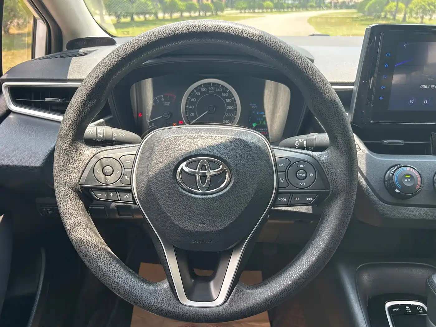 Toyota Corolla 2023 1.2T Pioneer Edition фото 9