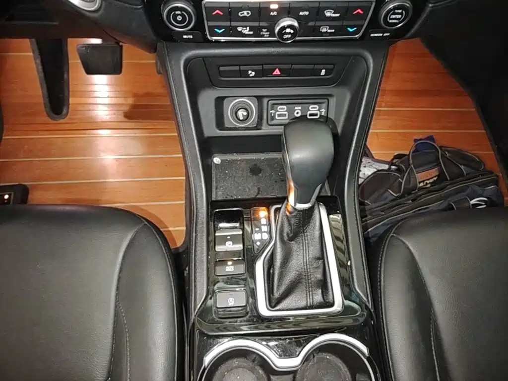 Jeep Commander 2018 2018 2.0T 2WD Advance Version China V