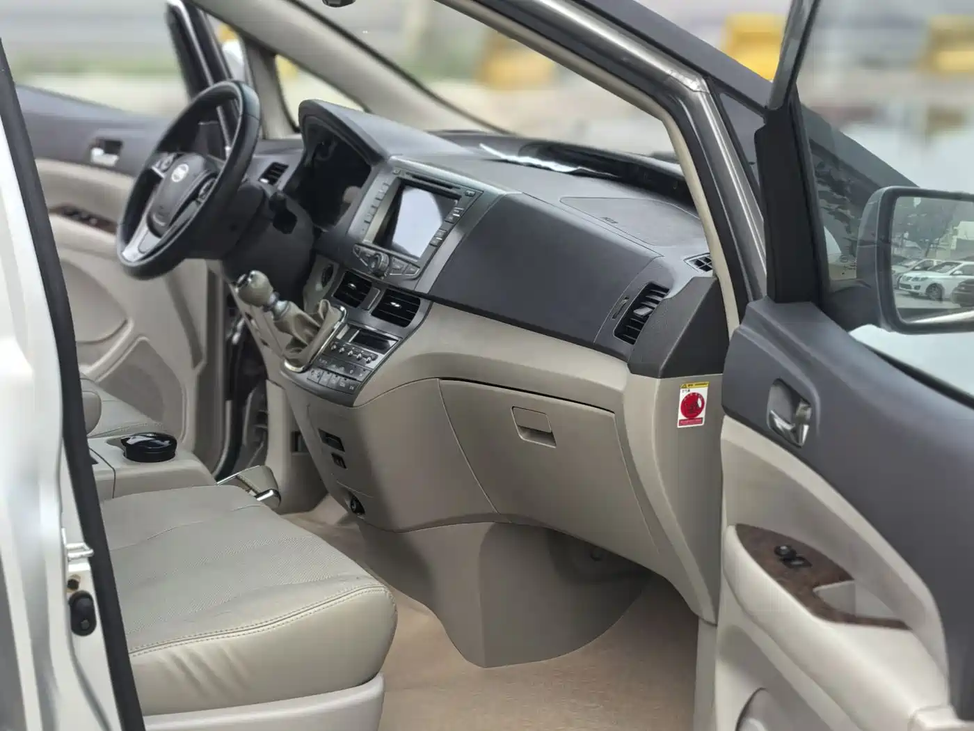 BYD M6 2013 2.4L Manual Premium фото 13