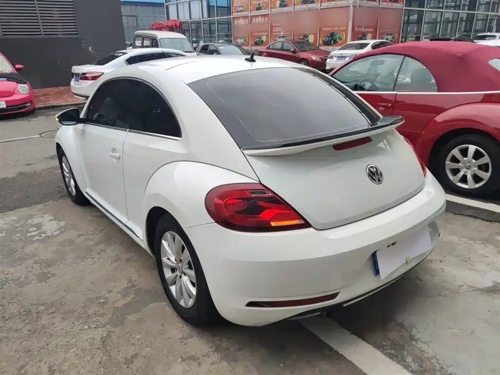 Volkswagen Beetle 2018 180TSI Easy Joy Edition фото 24