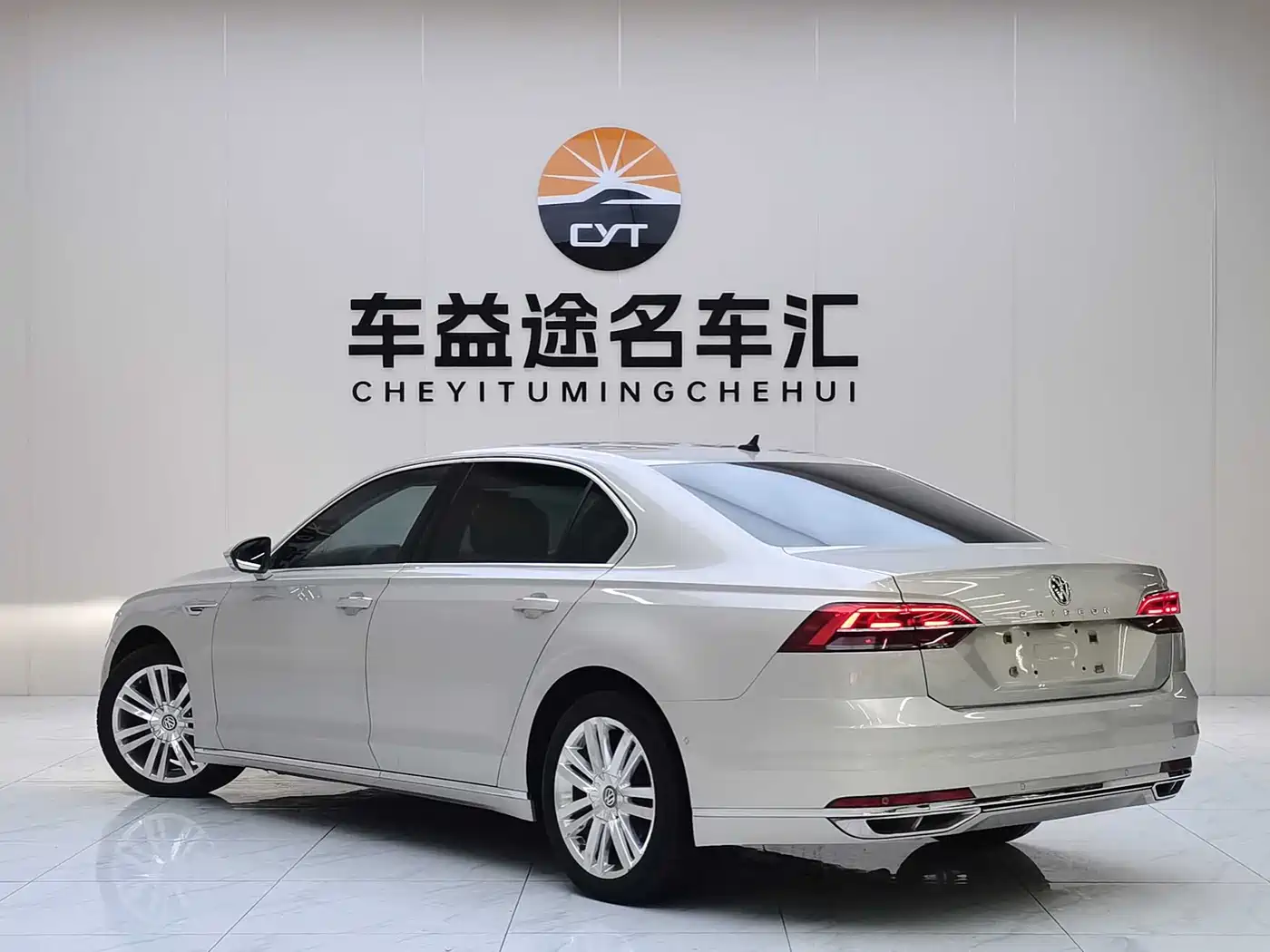 Volkswagen Phideon 2016 380TSI 2WD Executive Edition фото 4