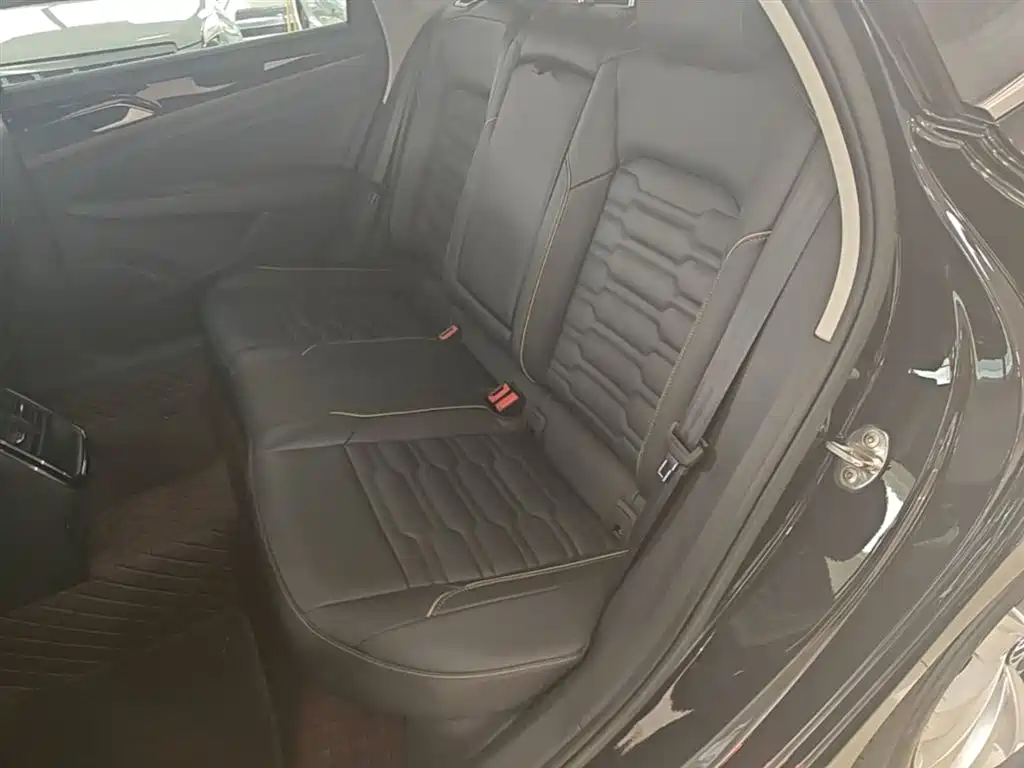 Volkswagen Passat 2021 Model 330TSI Elite Edition фото 17