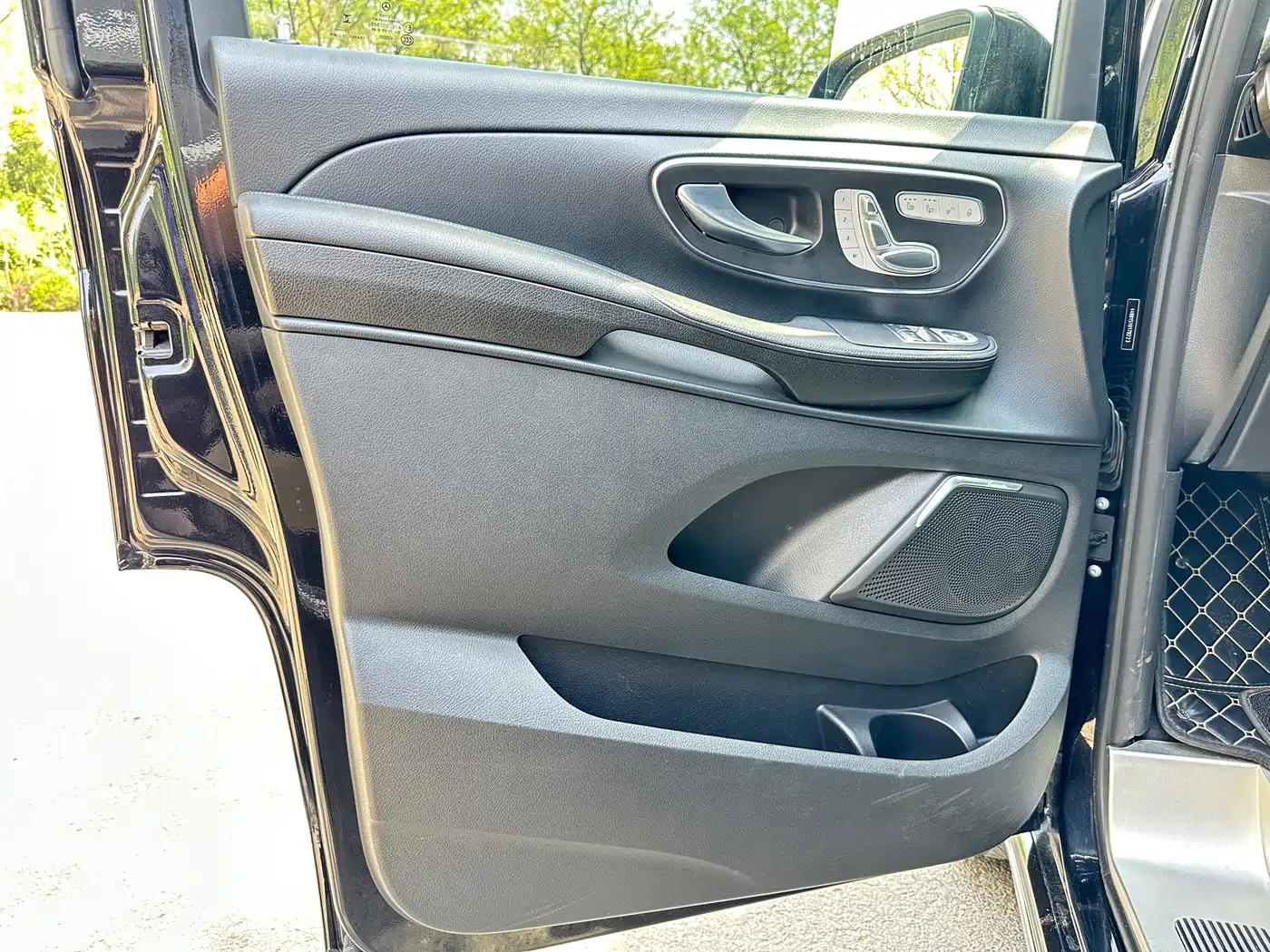 Mercedes-Benz V-Class 2022 V 260 L Long Wheelbase Luxury Edition фото 39