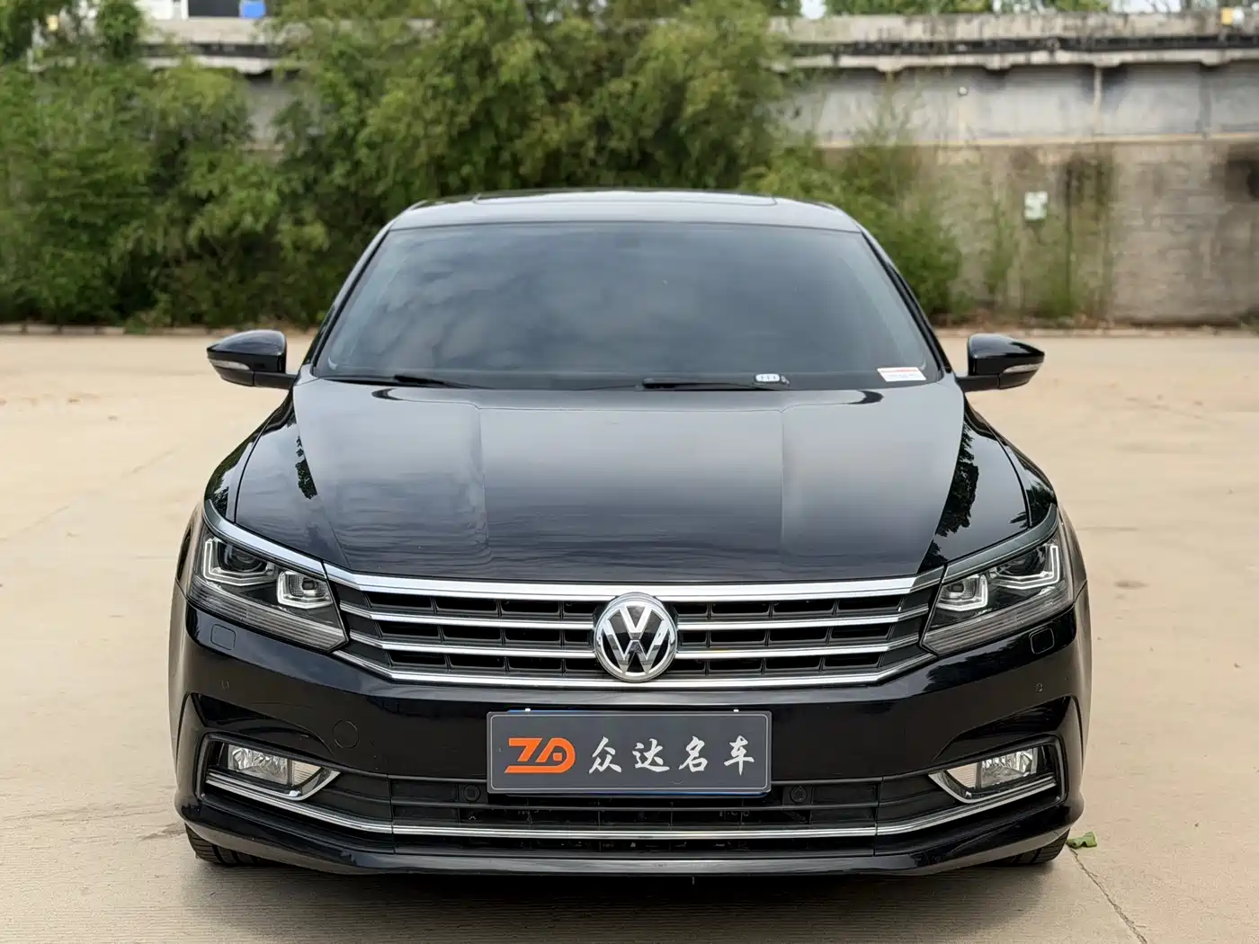 Volkswagen Passat 2017 330TSI DSG Luxury фото 2