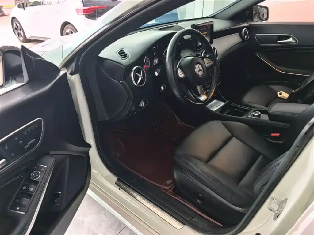 Mercedes-Benz CLA (Import) 2015 CLA 200 фото 16