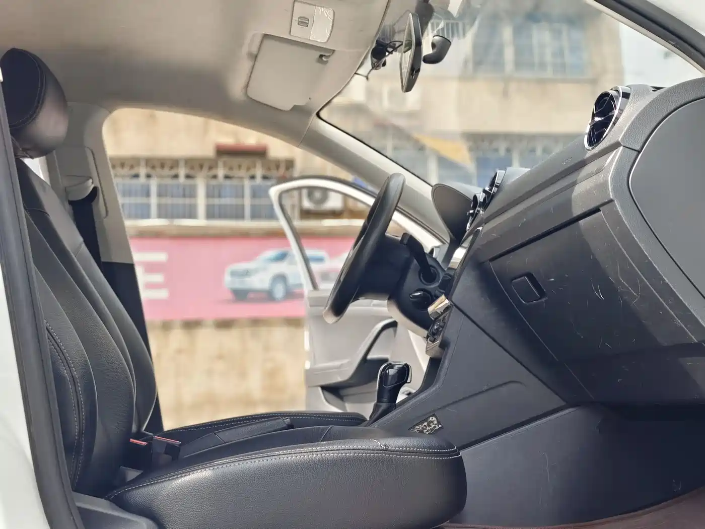 Volkswagen Jetta 2019 Dream Edition 1.5L Auto Fashion фото 12