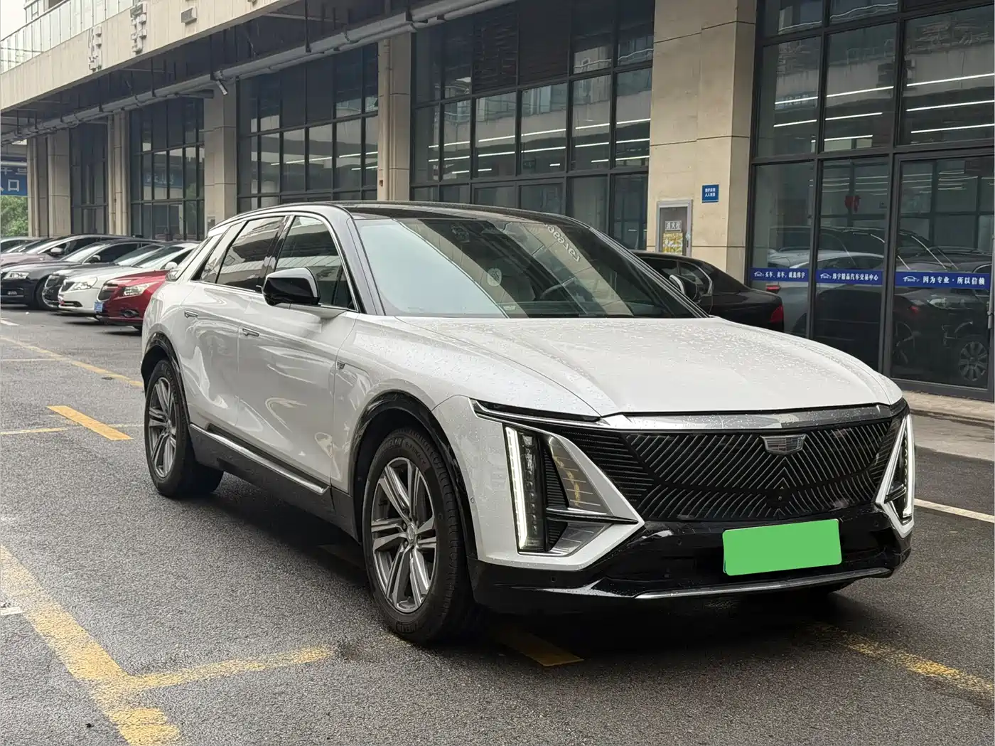 Cadillac IQ Rui Ge 2022 RWD Long Range Luxury Edition фото 3