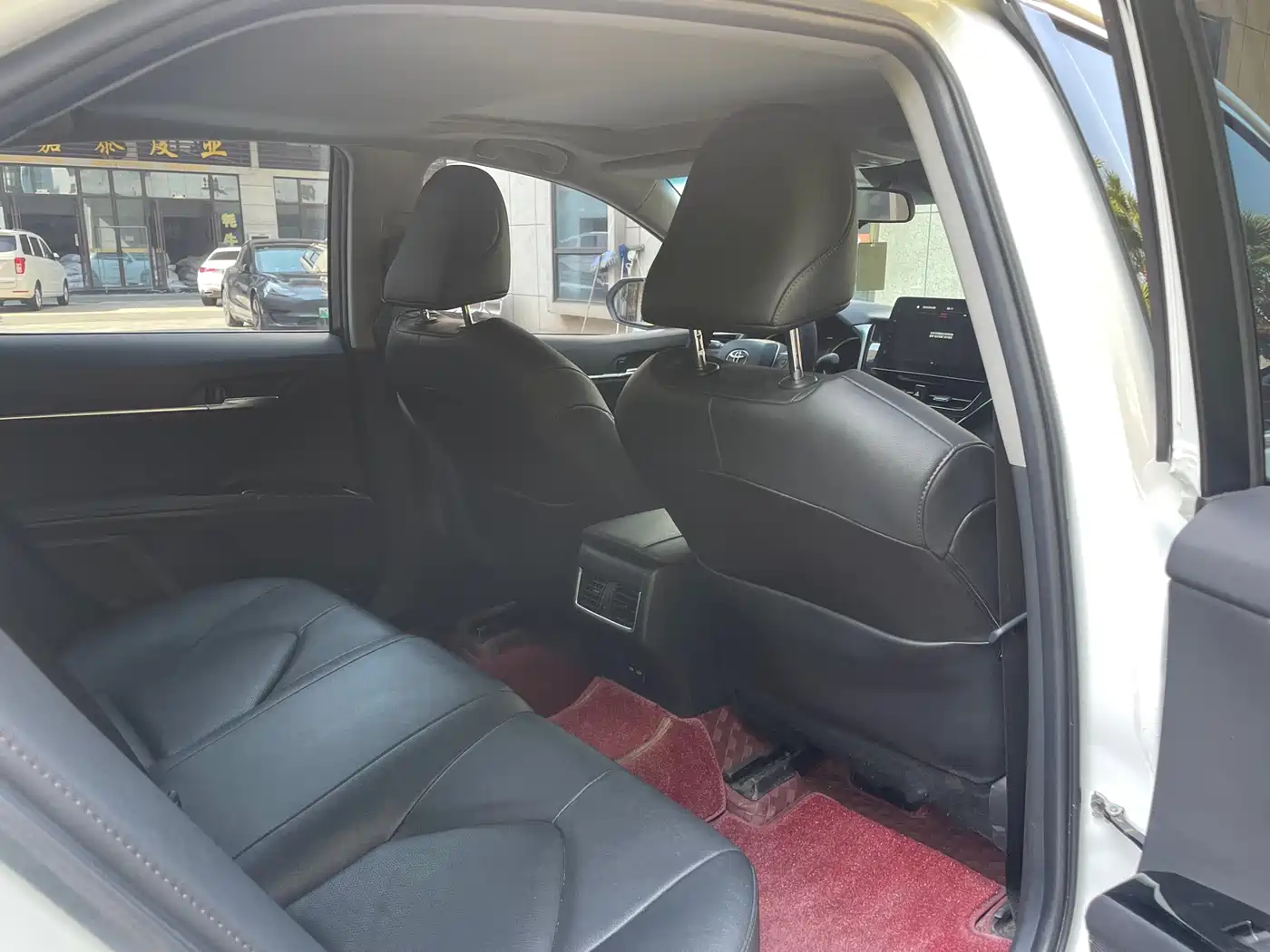 Toyota Camry 2023 2.0G Luxury Edition фото 13