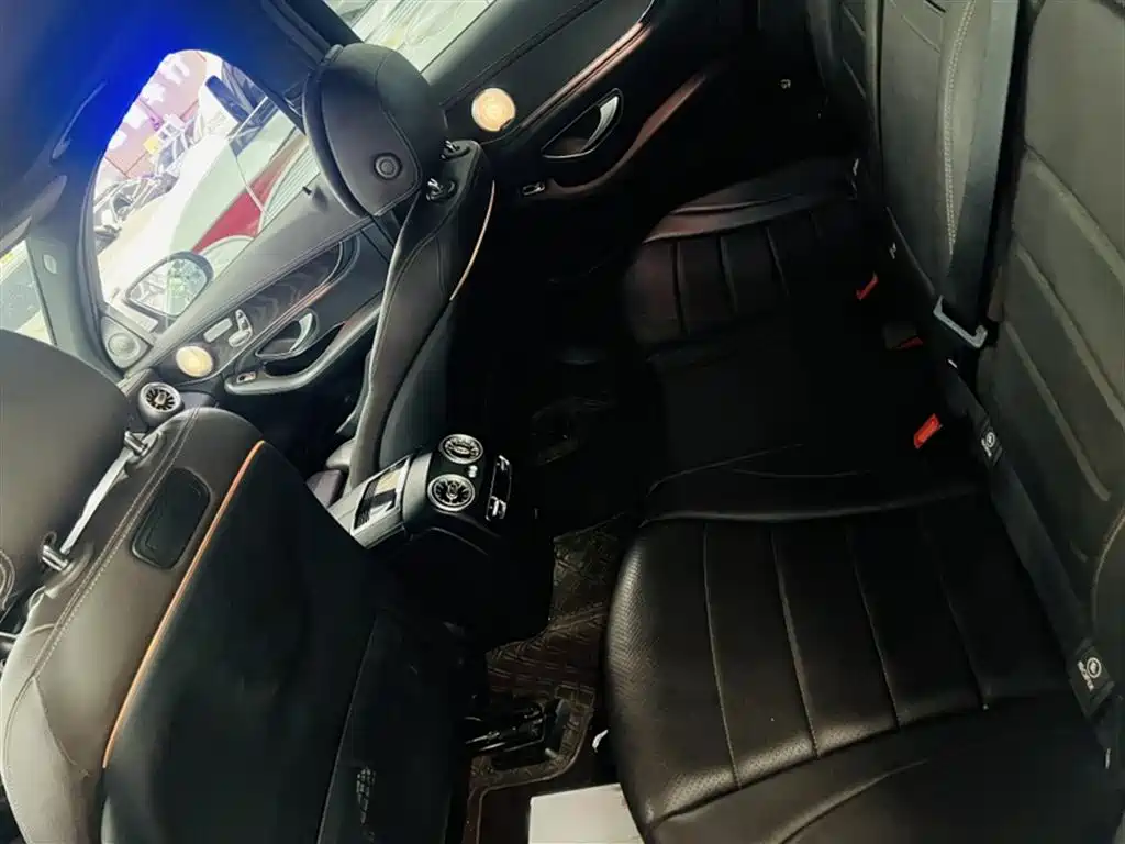 Mercedes-Benz GLC 2018 Facelift GLC 300 4MATIC Dynamic фото 10