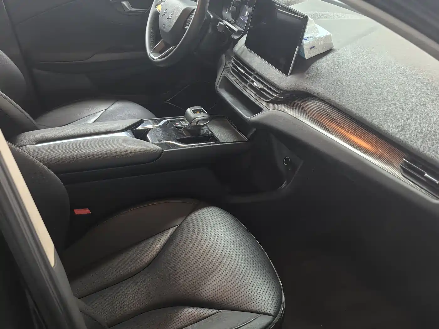 Hongqi E-QM5 2021 Ride-hailing Charging T3 Edition 4-seater фото 4
