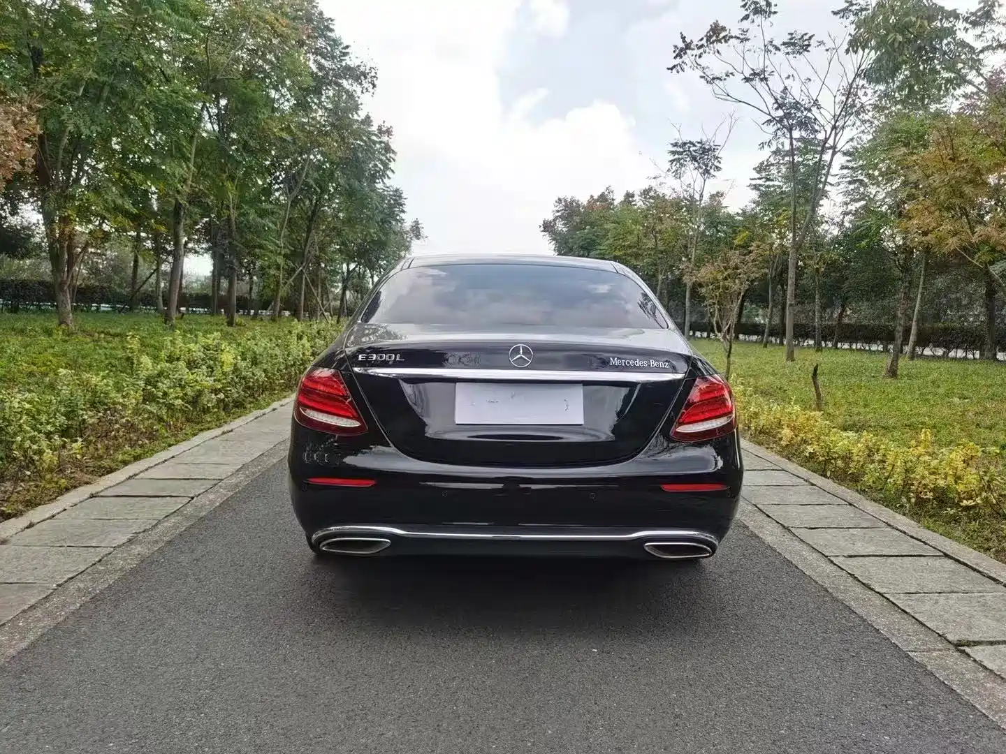 Photo 8 - Mercedes-Benz E-Class