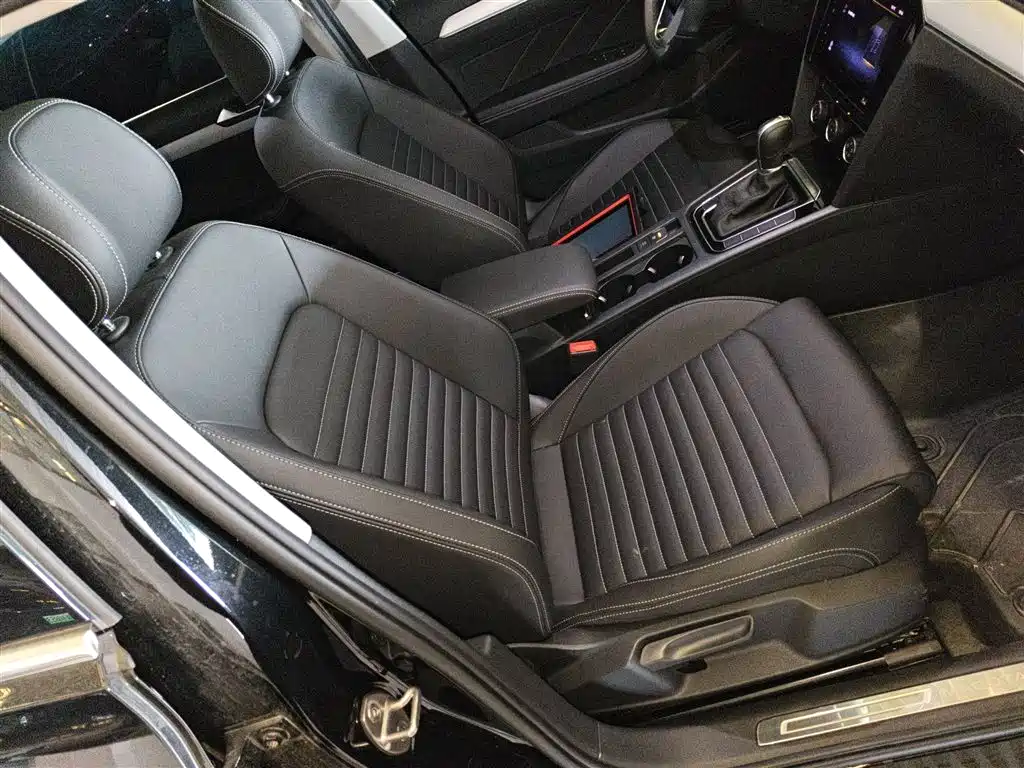 Volkswagen Magotan 2025 Popular Edition 280TSI DSG Comfort фото 25