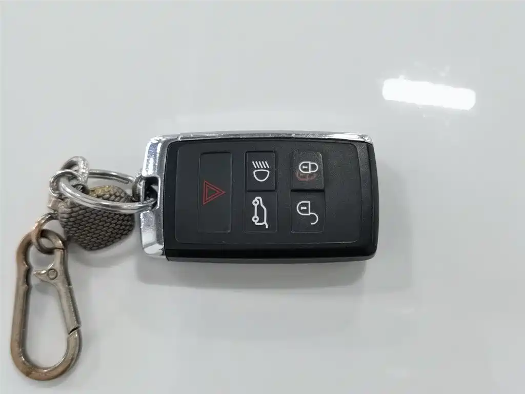 Land Rover Range Rover Evoque 2024 Range Rover Evoque L 249PS Light Master Edition фото 19