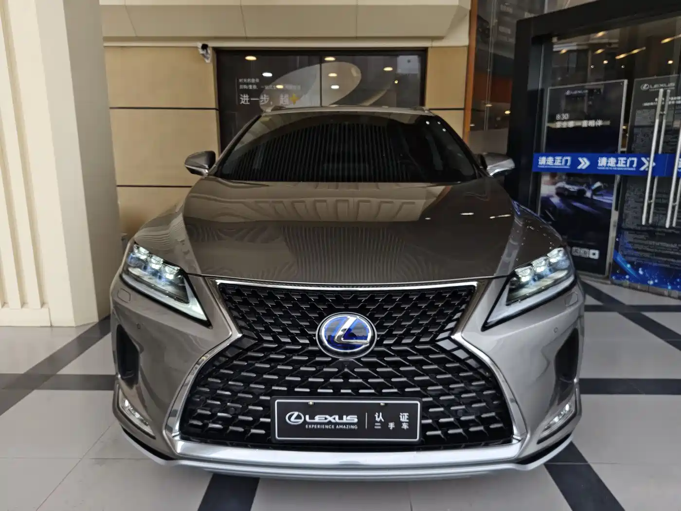 Lexus RX 2020 Facelift 450hL AWD Elegance Edition 7-Seater фото 2