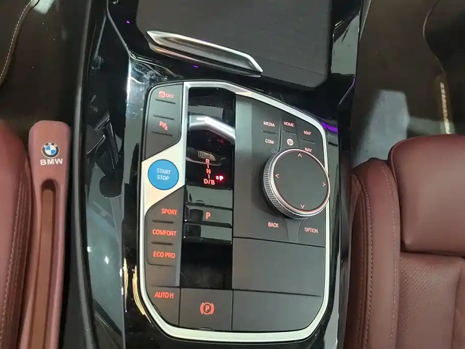 BMW iX3 2023 Leading Type фото 16