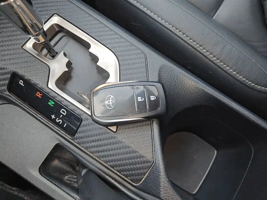 Toyota RAV4 Rongfang 2013 2.5L Auto 4WD Luxury фото 17