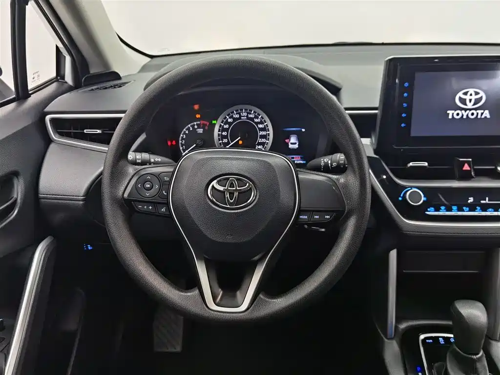 Toyota Frontlander 2022 2.0L CVT Elite фото 11