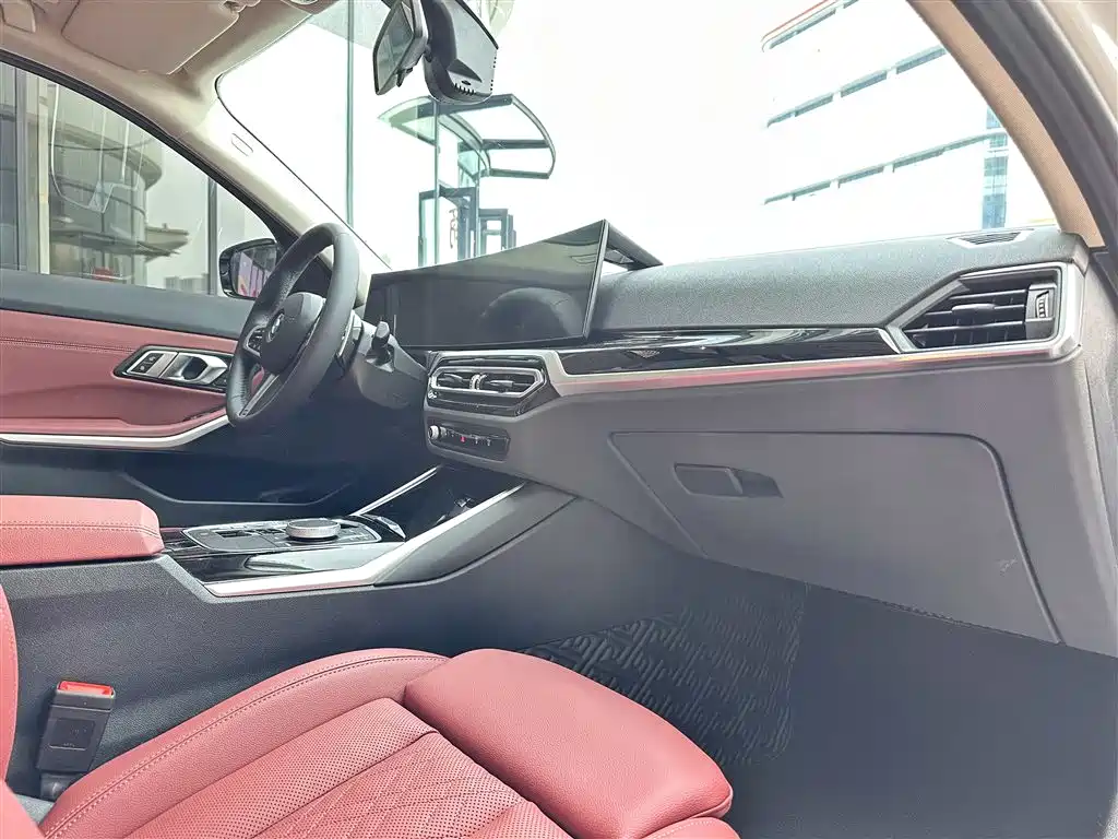 BMW 3 Series 2024 320Li M Sport Package фото 14