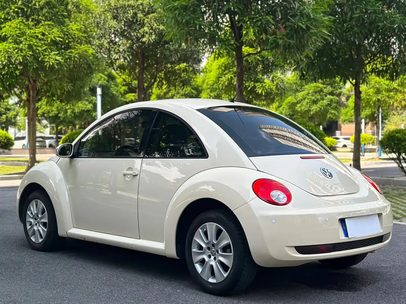 Volkswagen Beetle 2010 Model 1.6 AT фото 5