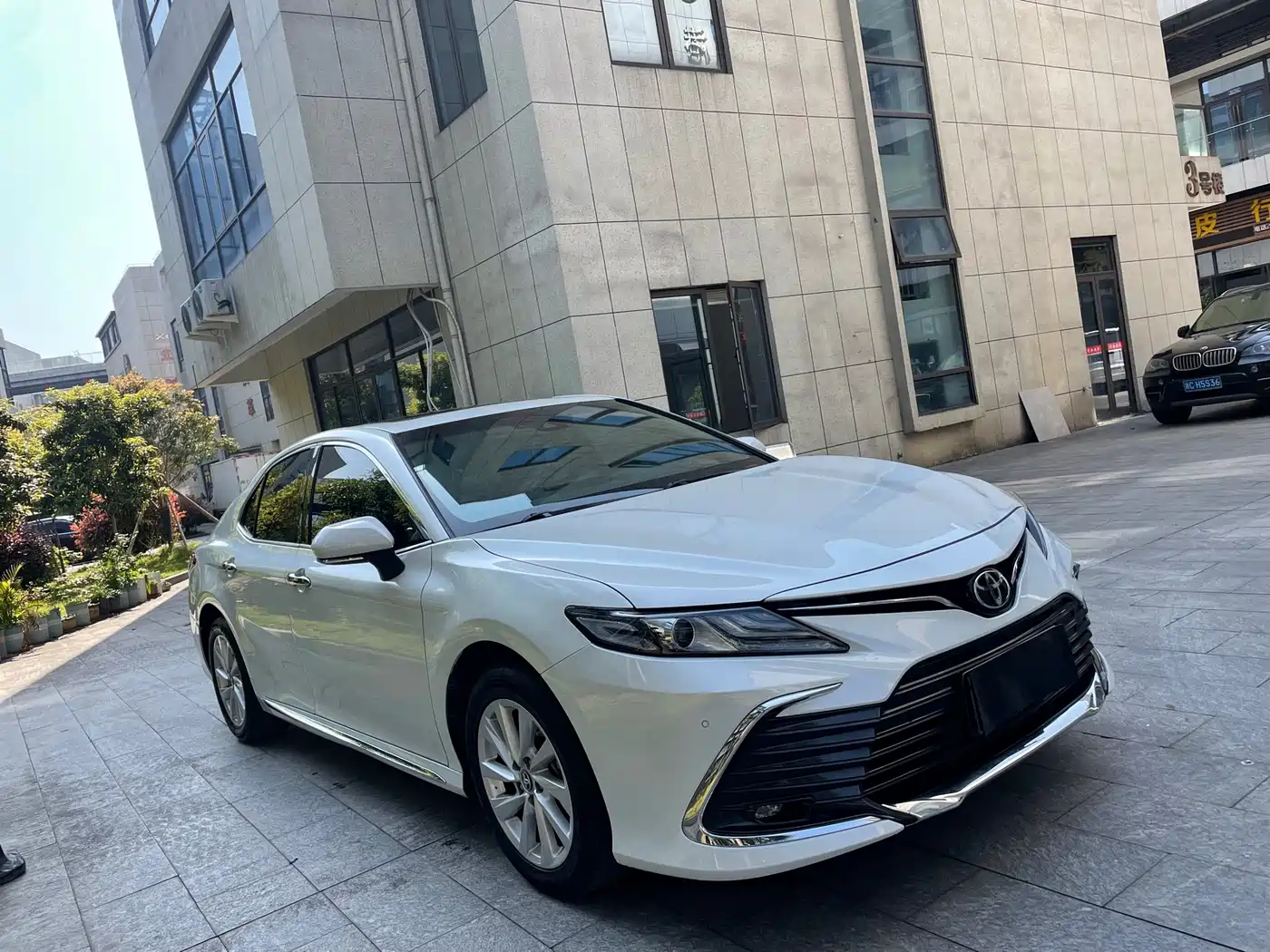 Toyota Camry 2023 2.0G Luxury Edition фото 3