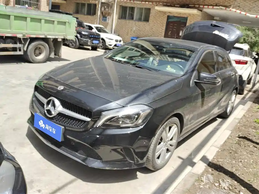 Mercedes-Benz A-Class (Import) 2017 A 200 Dynamic Edition