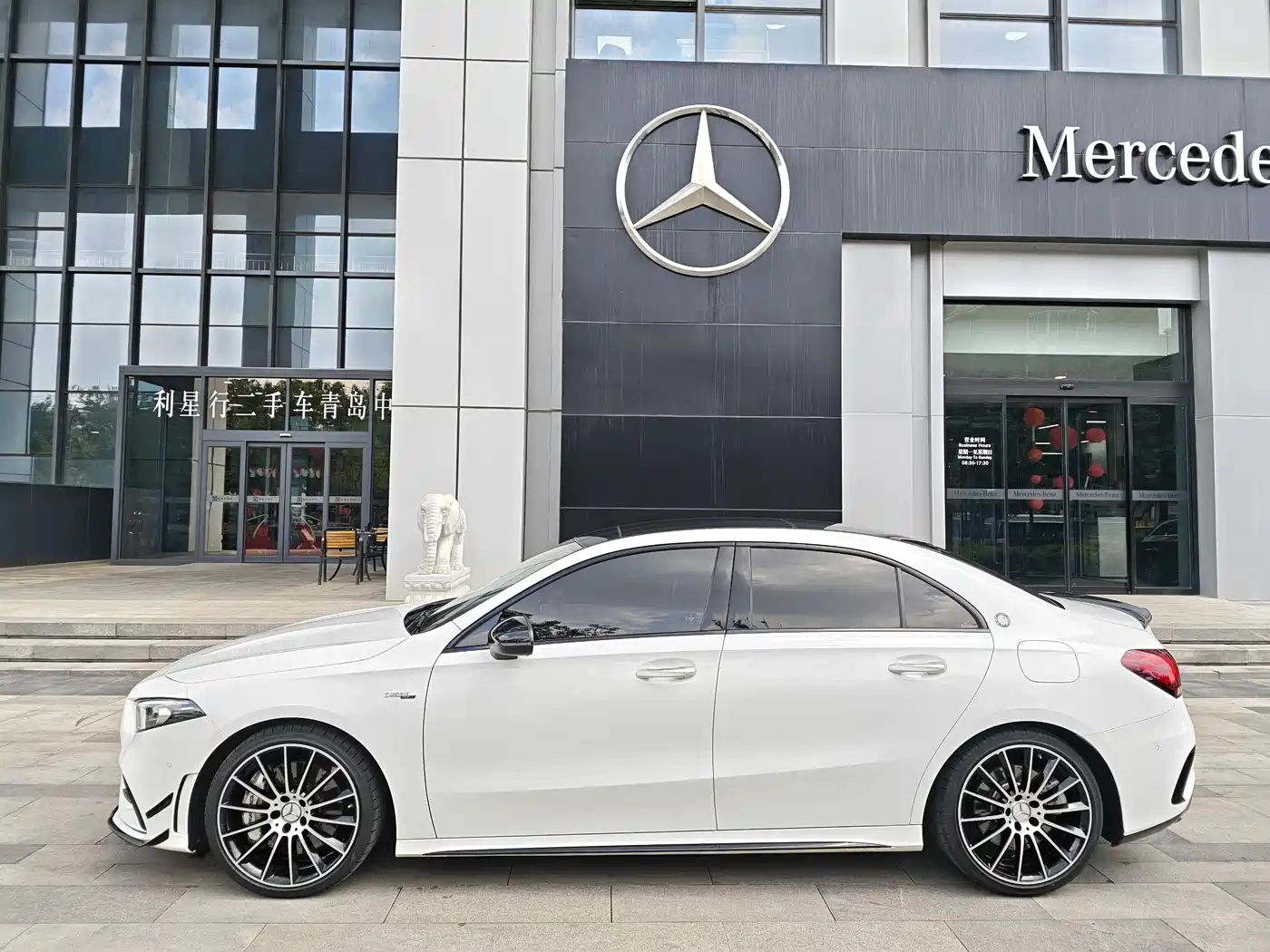 Mercedes-Benz A-Class AMG 2023 Model Year AMG A 35 L 4MATIC фото 5