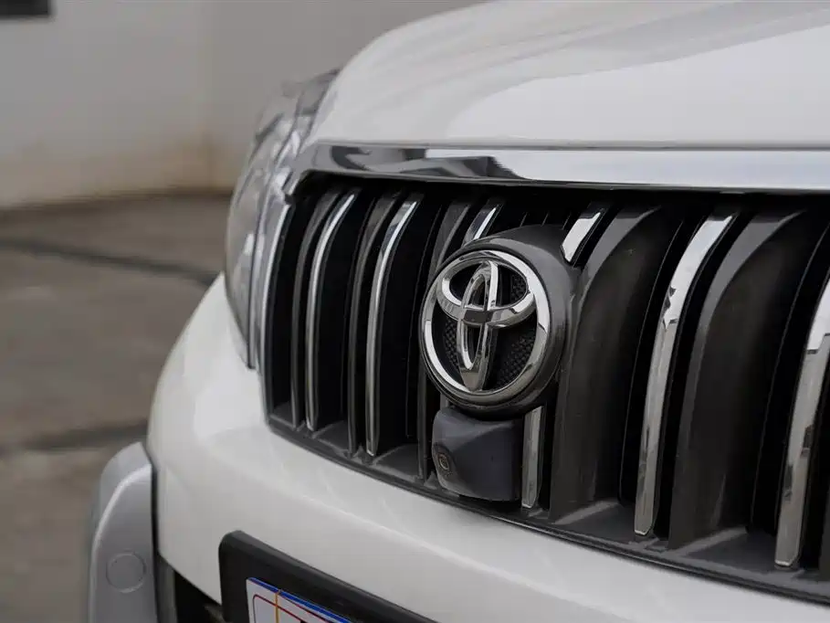 Toyota Prado 2010 4.0L Automatic TX-L фото 14