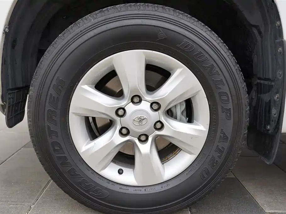 Toyota Prado 2010 4.0L Automatic TX-L фото 9