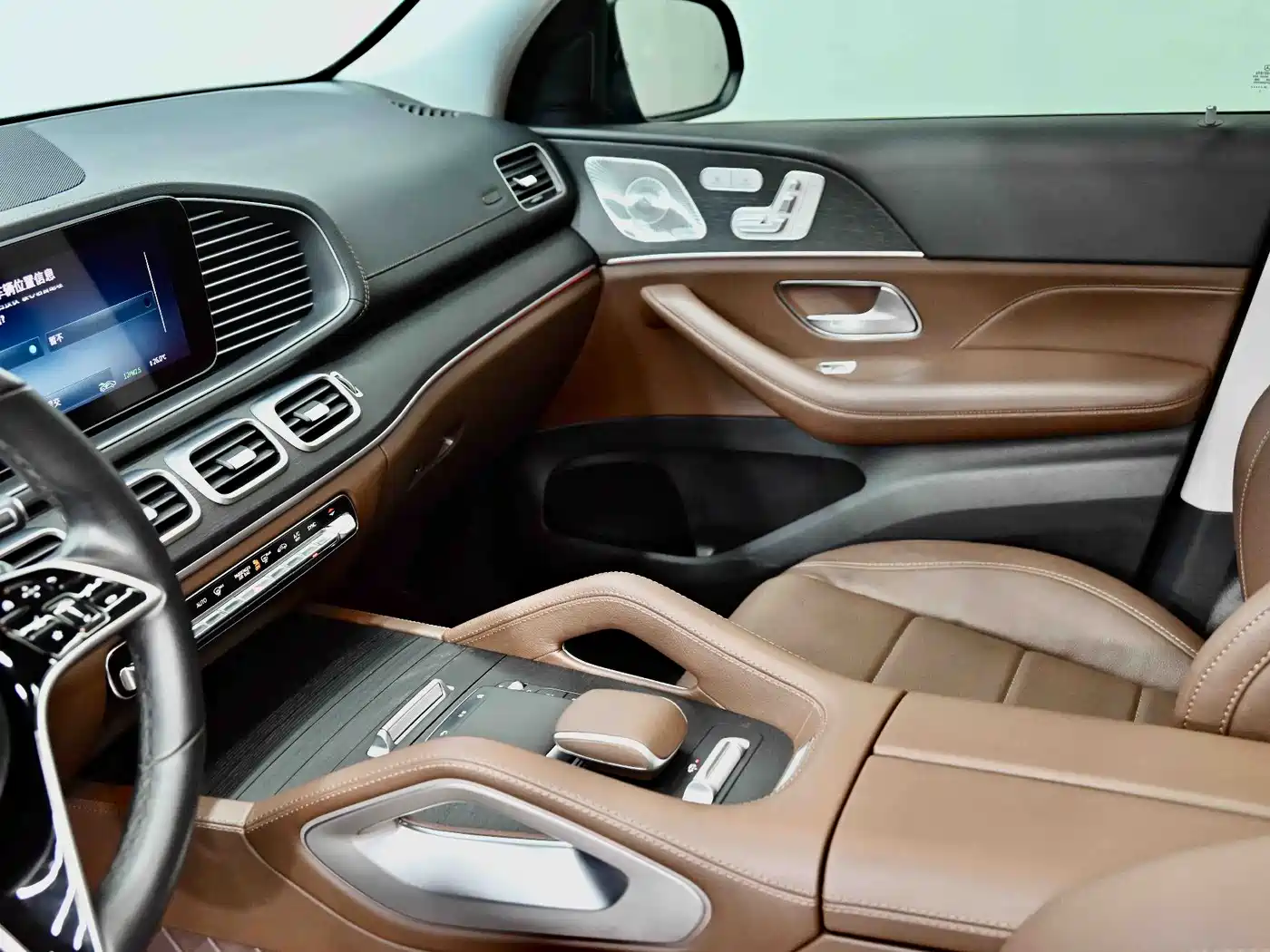 Mercedes-Benz GLE 2024 GLE 450 4MATIC Luxury фото 33