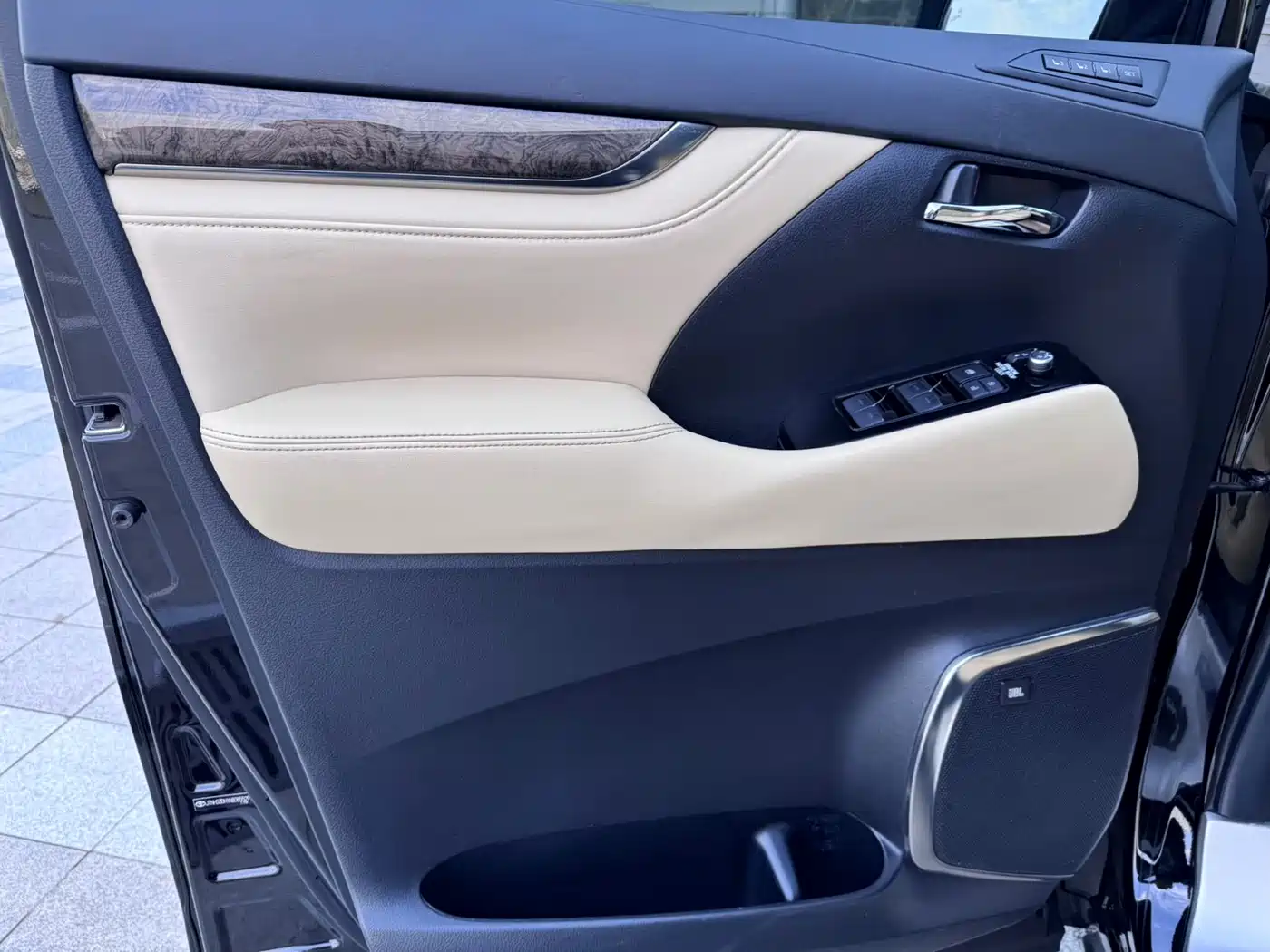 Toyota Alphard 2021 Hybrid 2.5L Premium фото 6