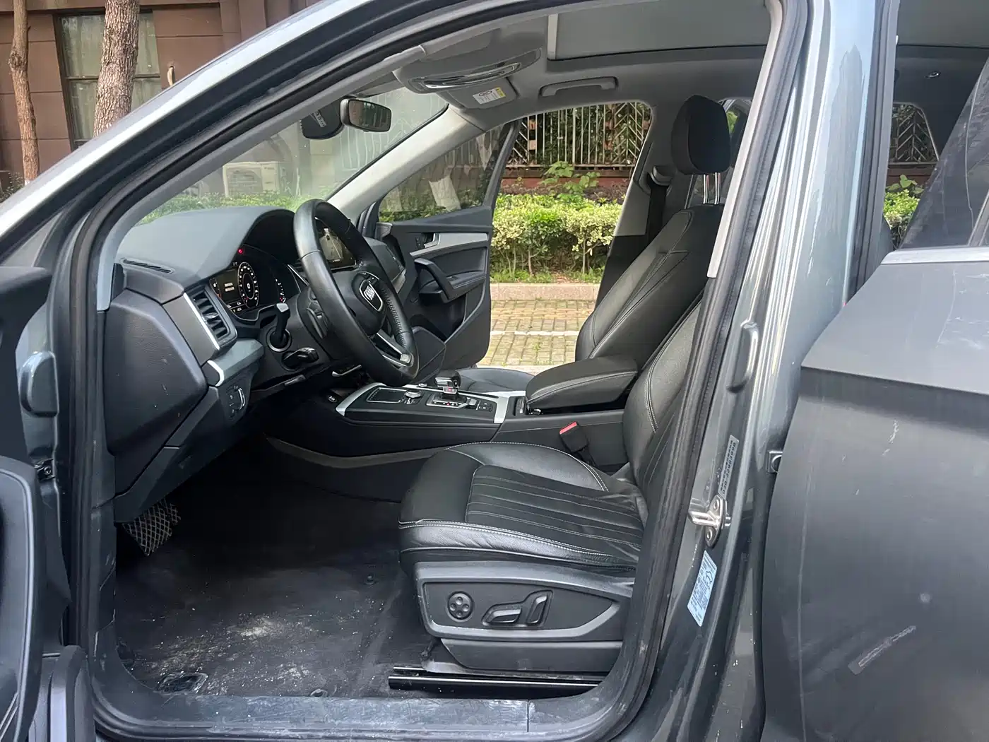 Audi Q5L 2020 Facelift 40 TFSI Honor Fashion фото 18