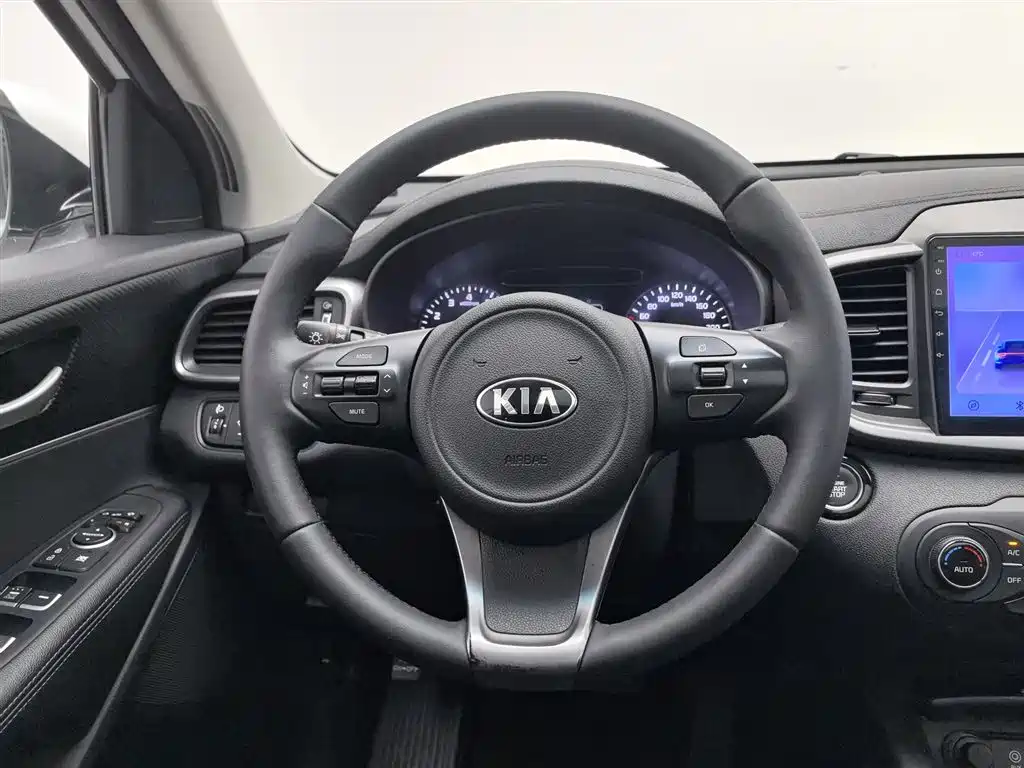 Kia Sorento 2016 Sorento L 2.4L Gasoline 4WD Custom Edition 7-Seater China V фото 11