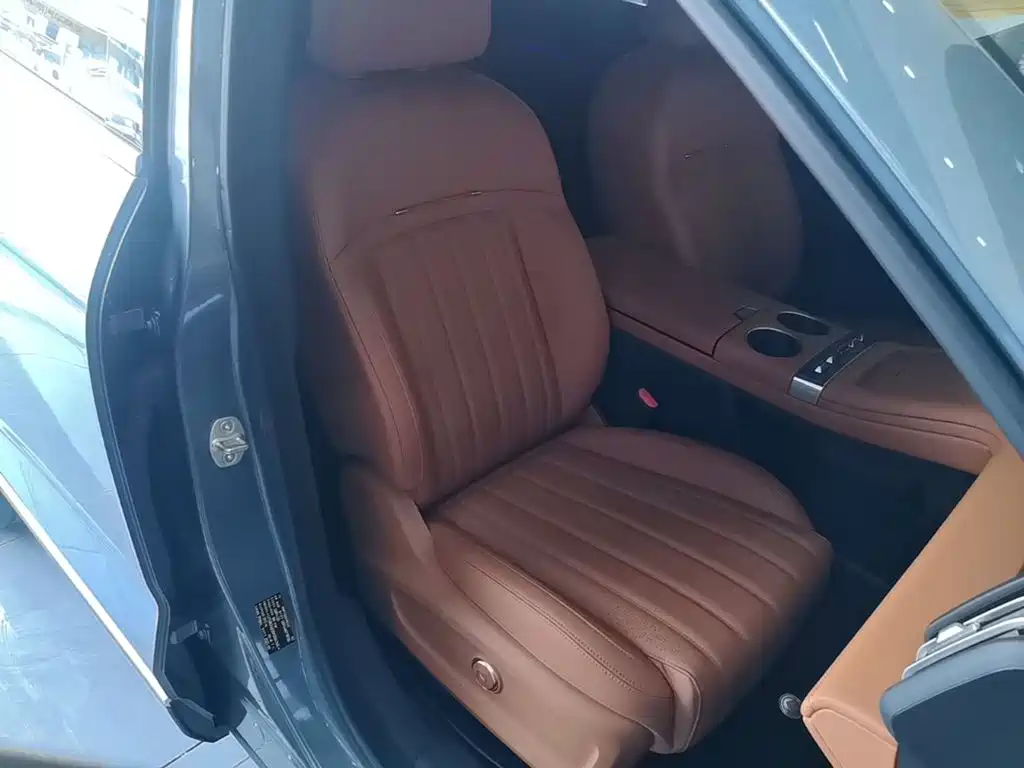 Jetour X70L 2025 2025 2.0T Automatic Flagship 7-Seater