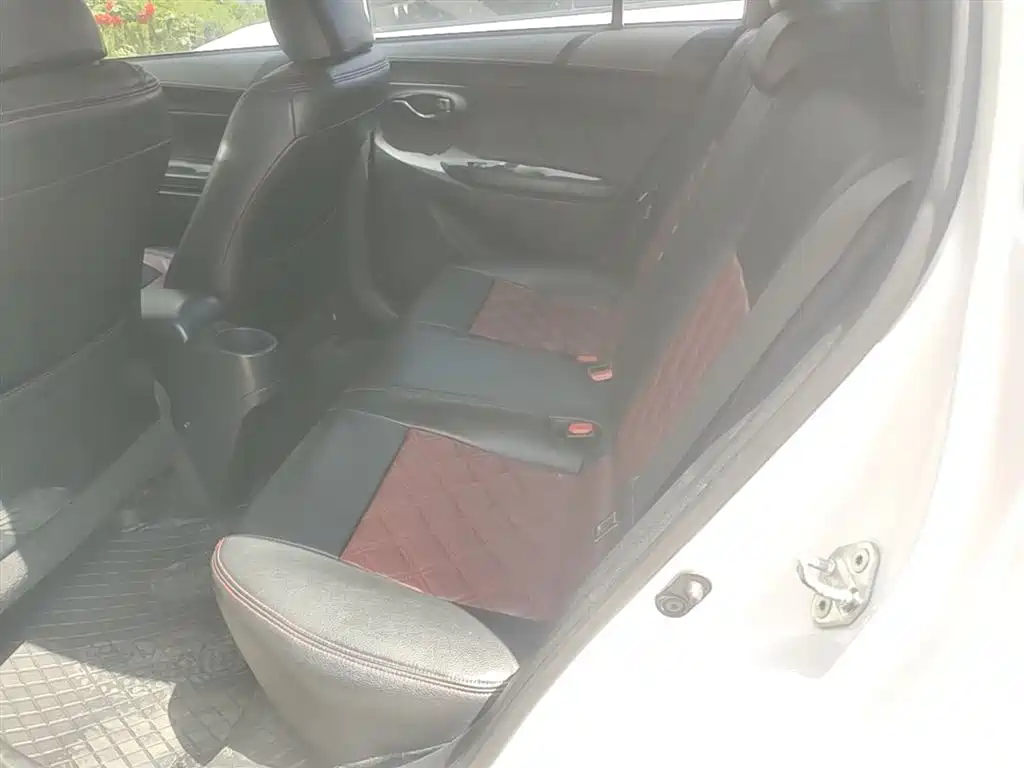 Toyota Vios FS 2017 1.3L Manual Pioneer Edition фото 17