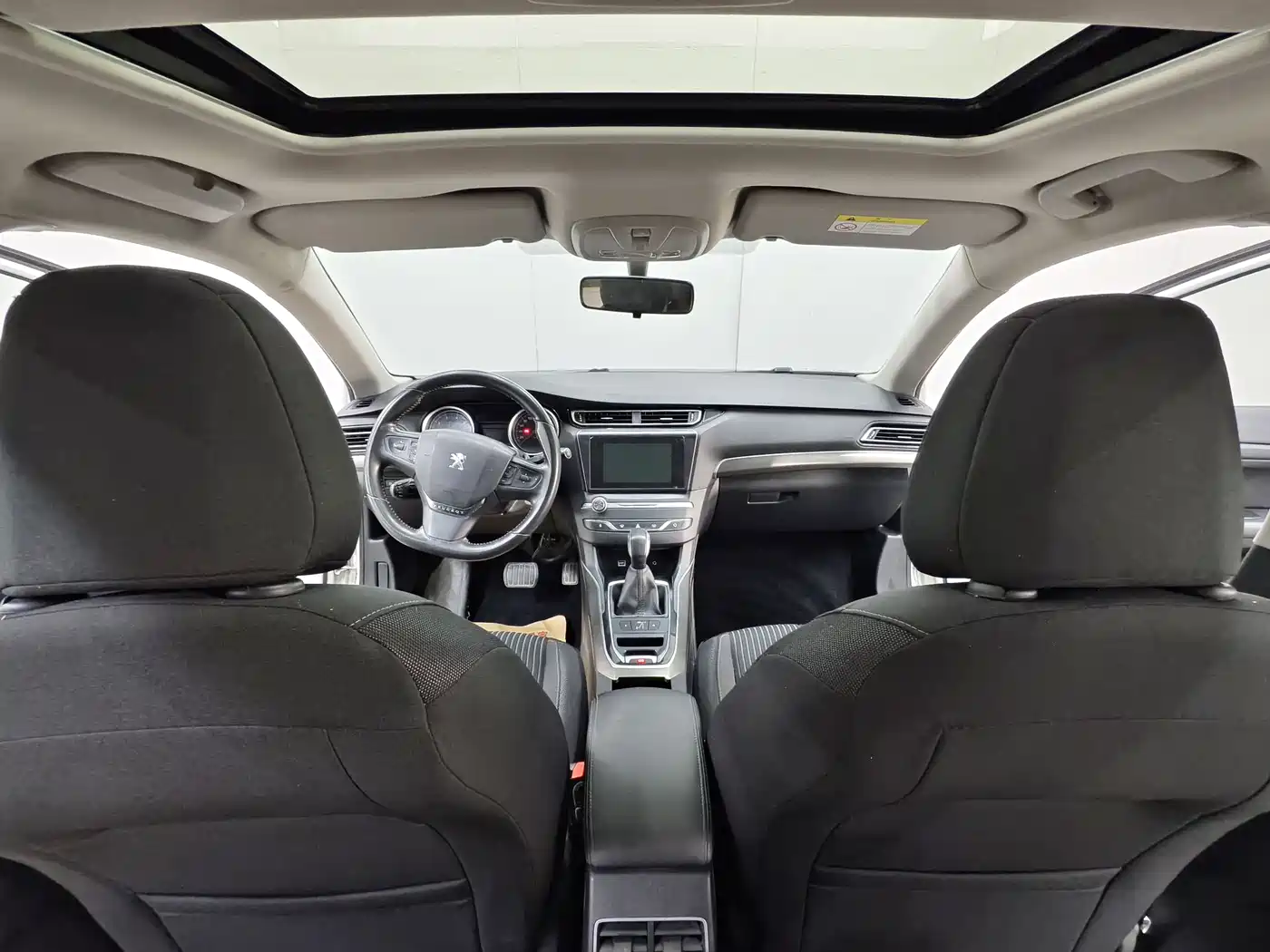 Peugeot 408 2016 1.6T Automatic Luxury Edition фото 10