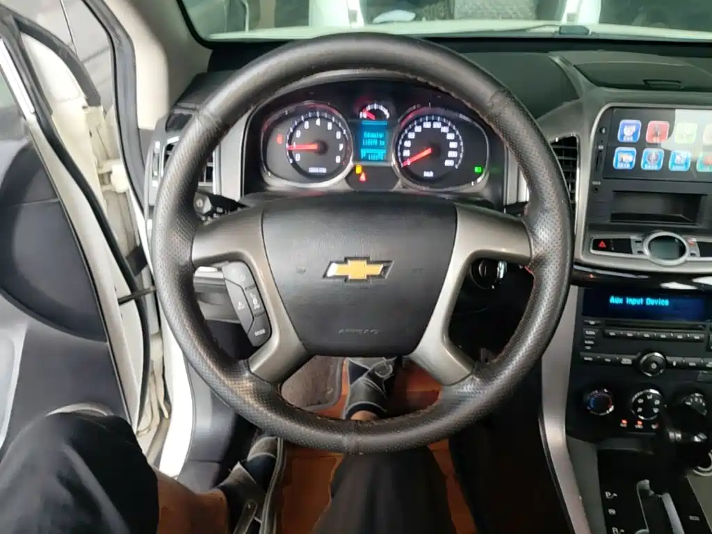 Photo 11 - Chevrolet Captiva