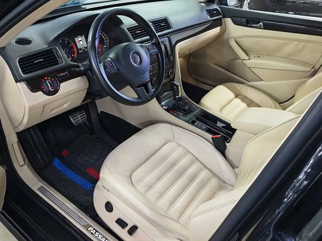 Volkswagen Passat 2014 1.8TSI DSG Executive Edition фото 5