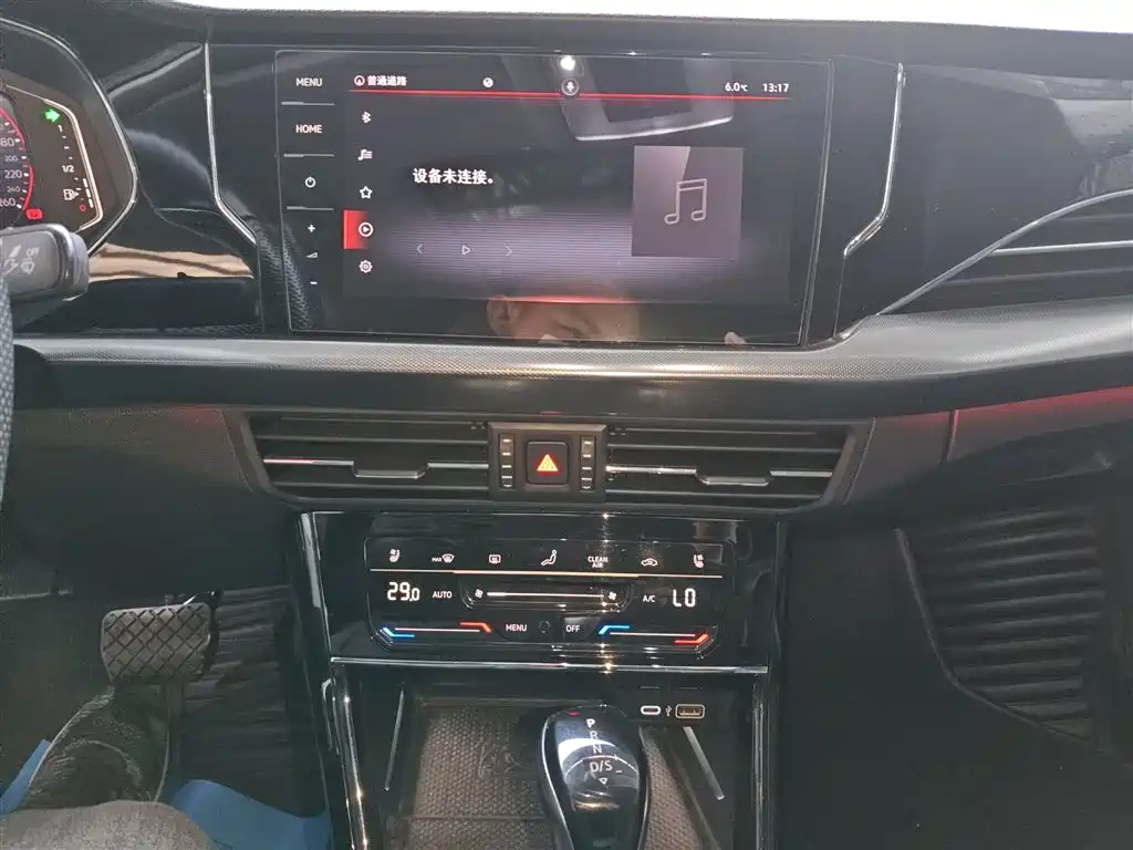 Volkswagen Passat 2022 330TSI Starlight Luxury Edition фото 13