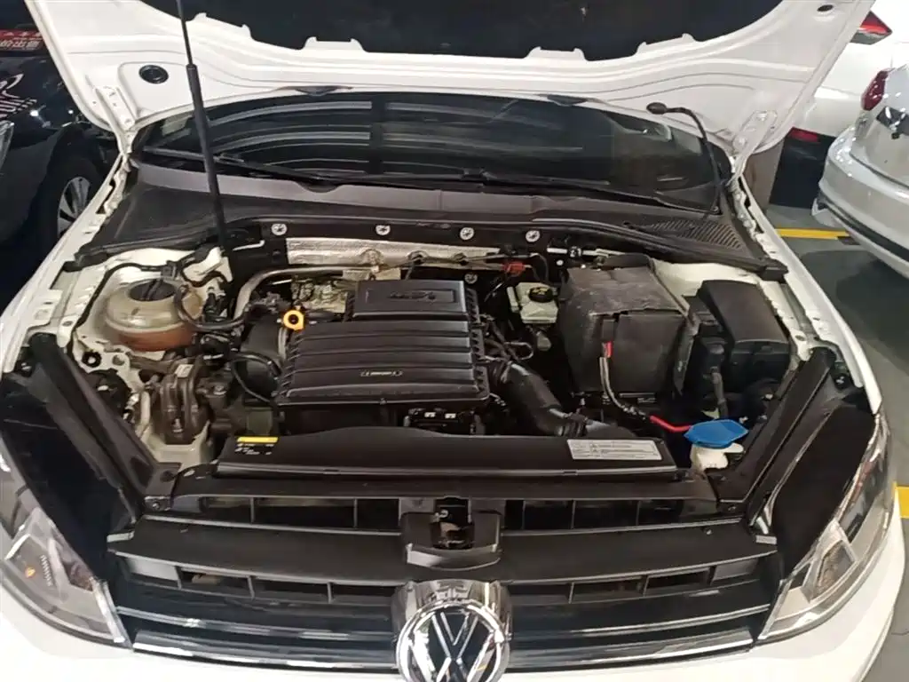 Volkswagen Golf 2016 1.6L Automatic Fashion фото 20