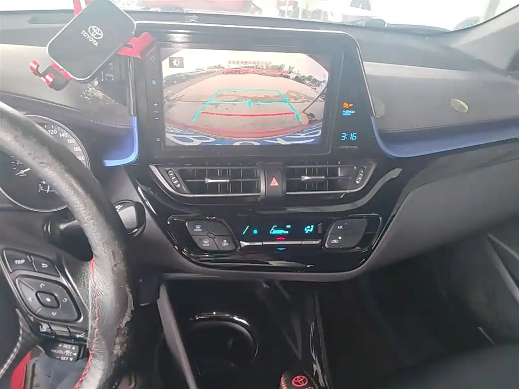 Toyota C-HR 2020 Model 2.0L Leading фото 9