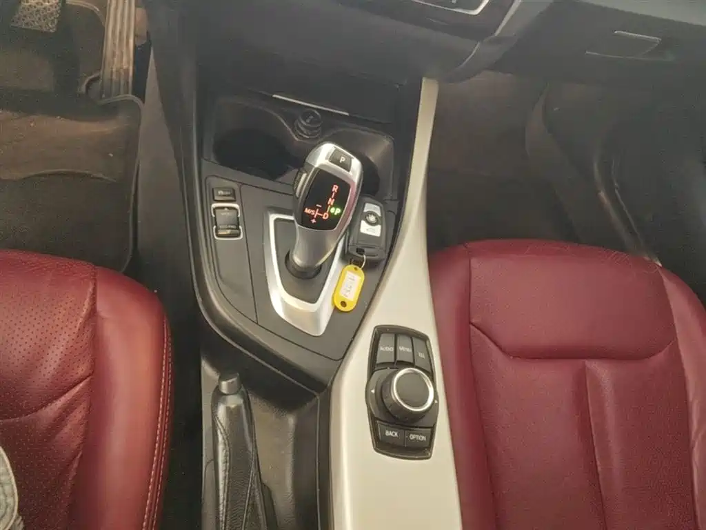 BMW 1 Series (Import) 2016 118i Leading фото 14