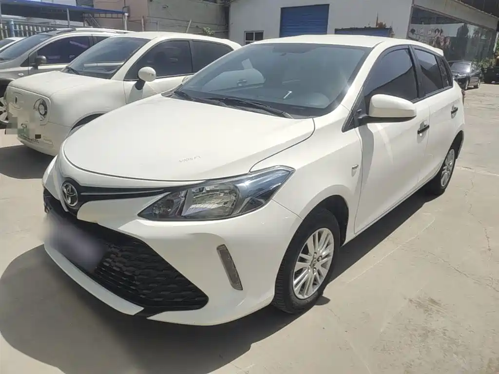 Toyota Vios FS 2017 1.3L Manual Pioneer Edition фото 2
