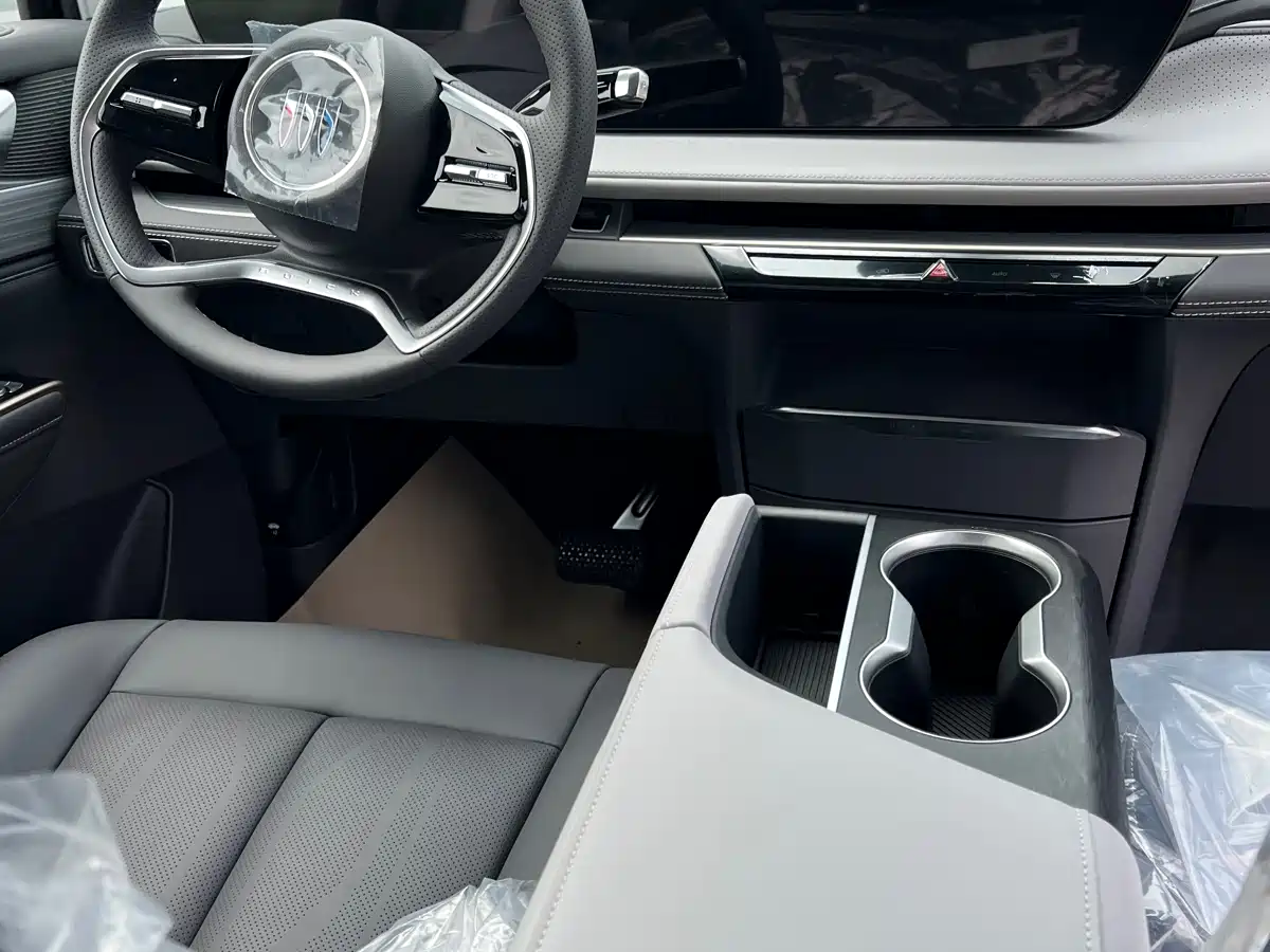 Buick GL8 2026 Luzun Premium Edition фото 3