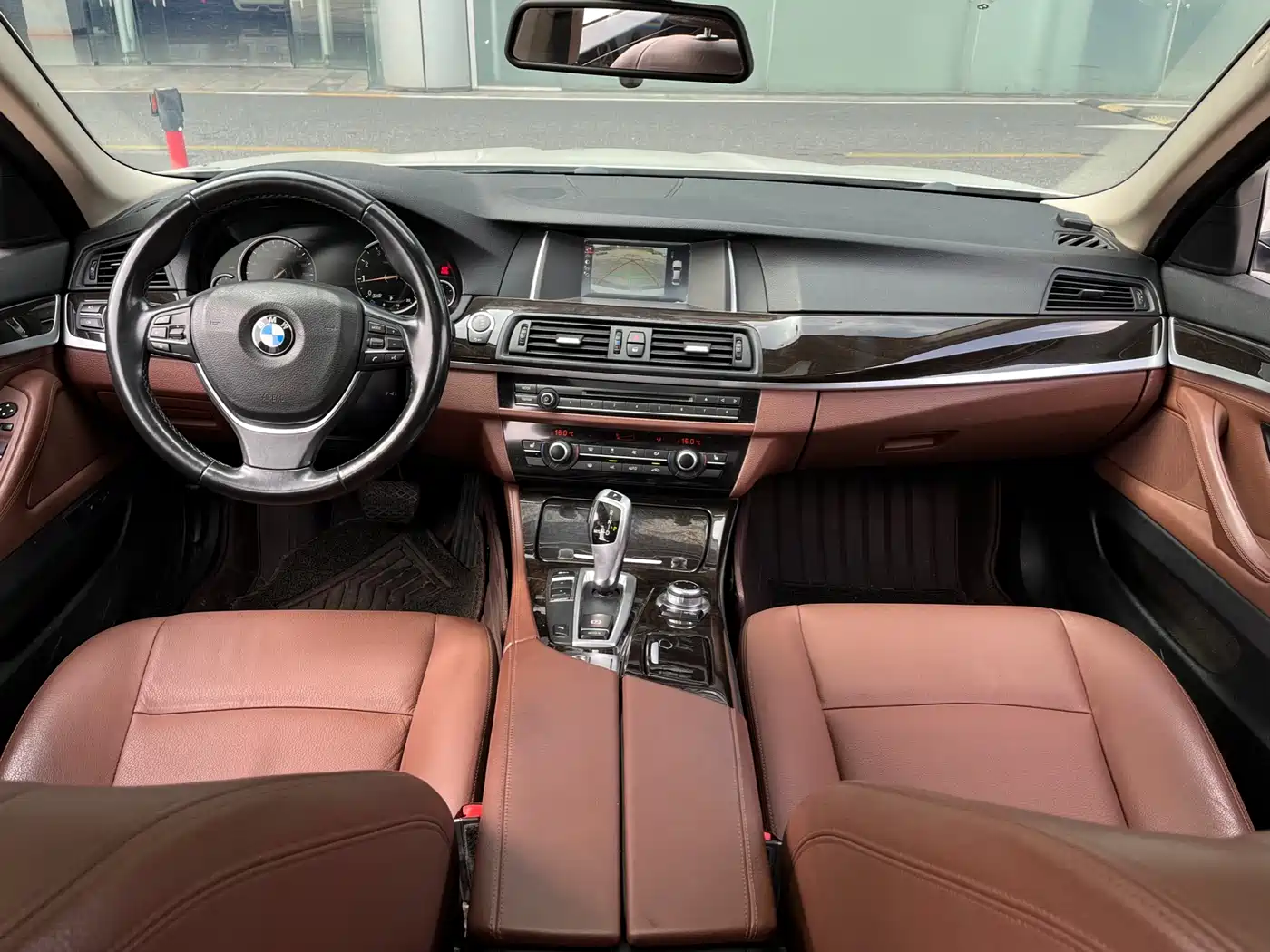 BMW 5 Series 2017 525Li Leading Edition фото 15