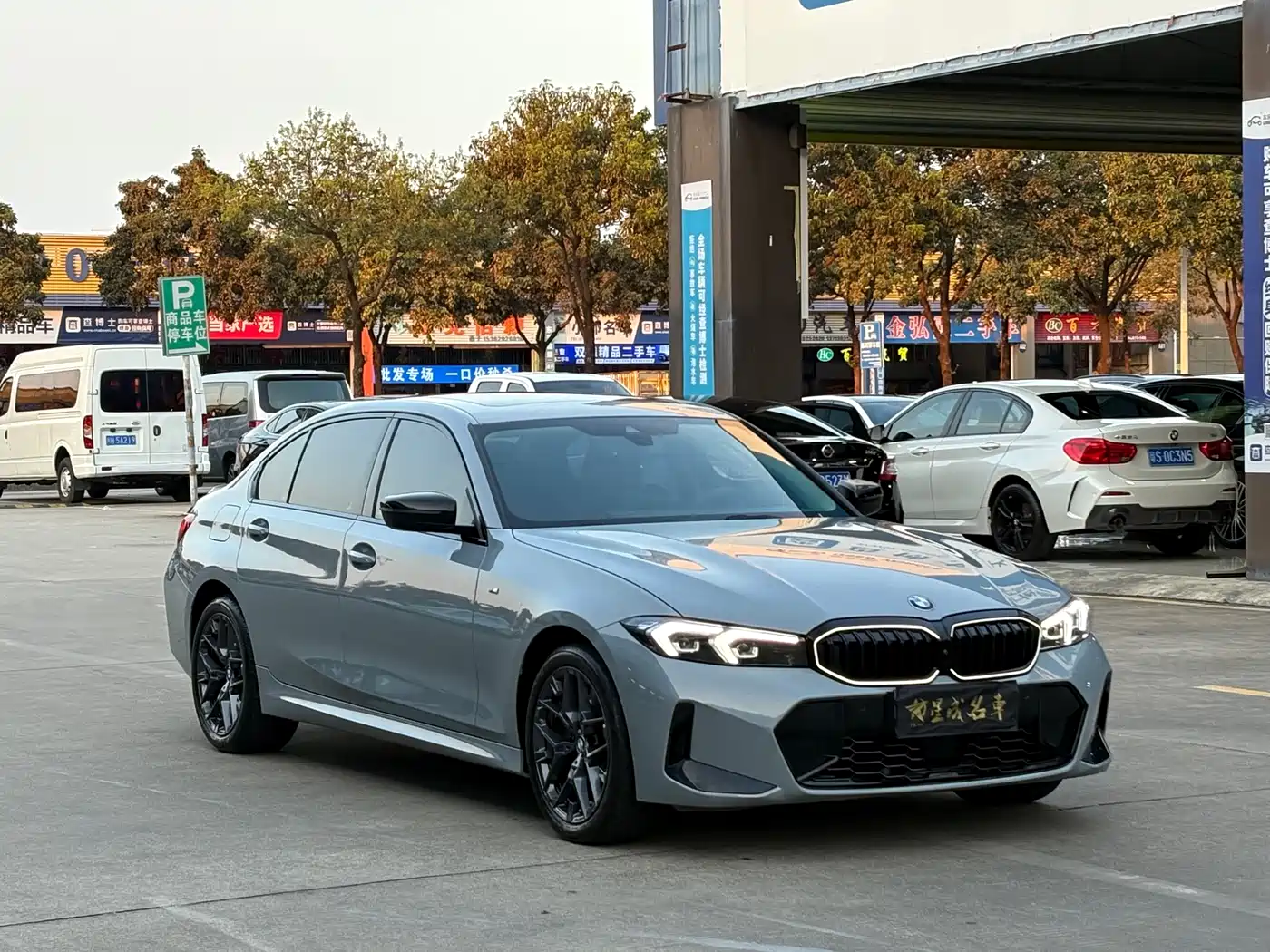 BMW 3 Series 2025 330Li M Sport Night Edition фото 3